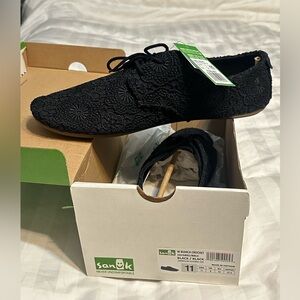 Women’s Crochet Sanuk